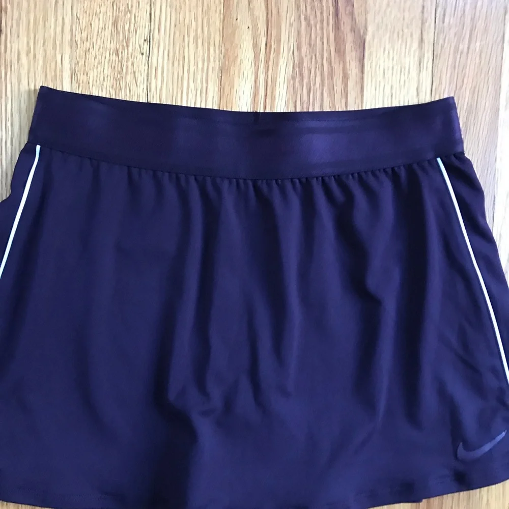 Nike Court Women’s Dri-Fit Bordeaux Athletic Tennis Skort Small